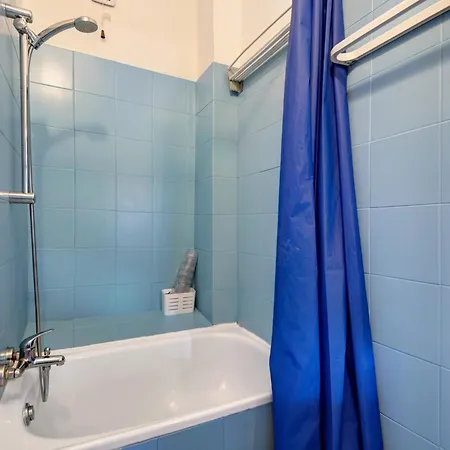 Bilocale 21 * 莫内利亚